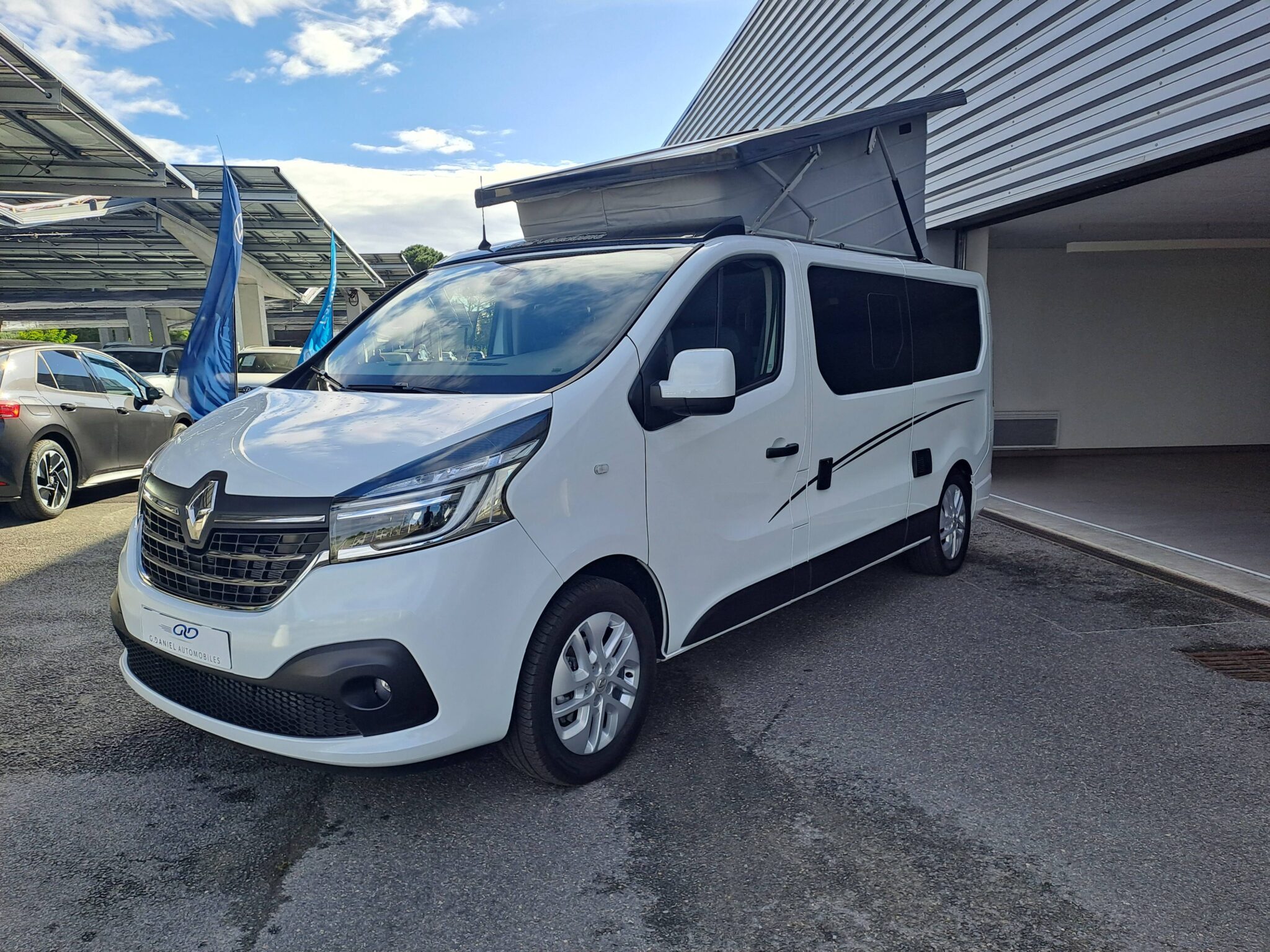 454445_renault_trafic-l2h1-font-vendome-20-dci-145-bvm_autocamp-xl_0.jpg