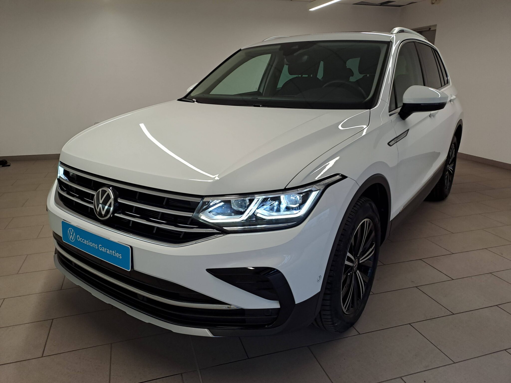 704064_volkswagen_tiguan-20-tdi-150ch-dsg7-4motion_elegance_0.jpg