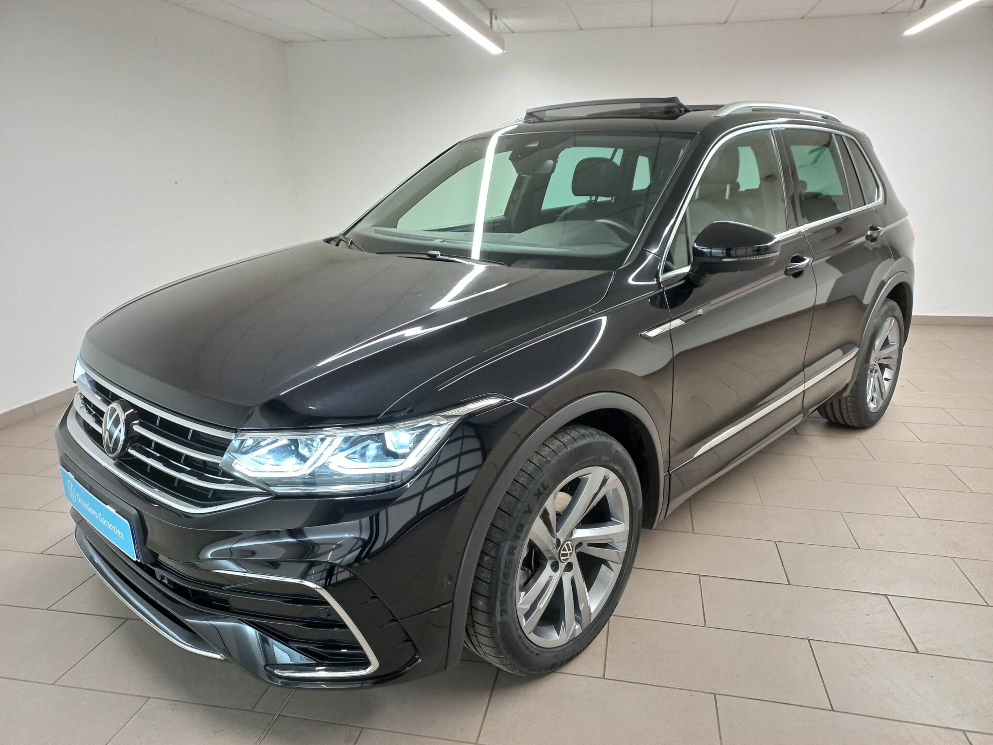 747070_volkswagen_tiguan-20-tdi-150ch-dsg7-4motion_r-line-exclusive_0.jpg