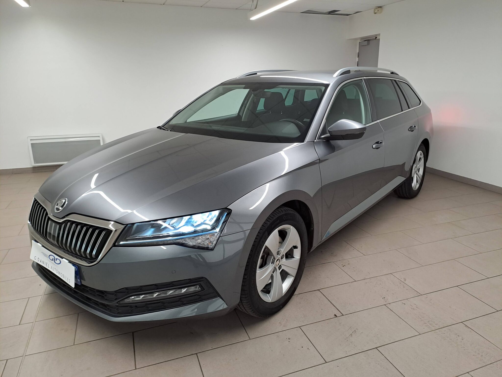 503853_skoda_superb-combi-20-tdi-150-scr-dsg7_business_0.jpg