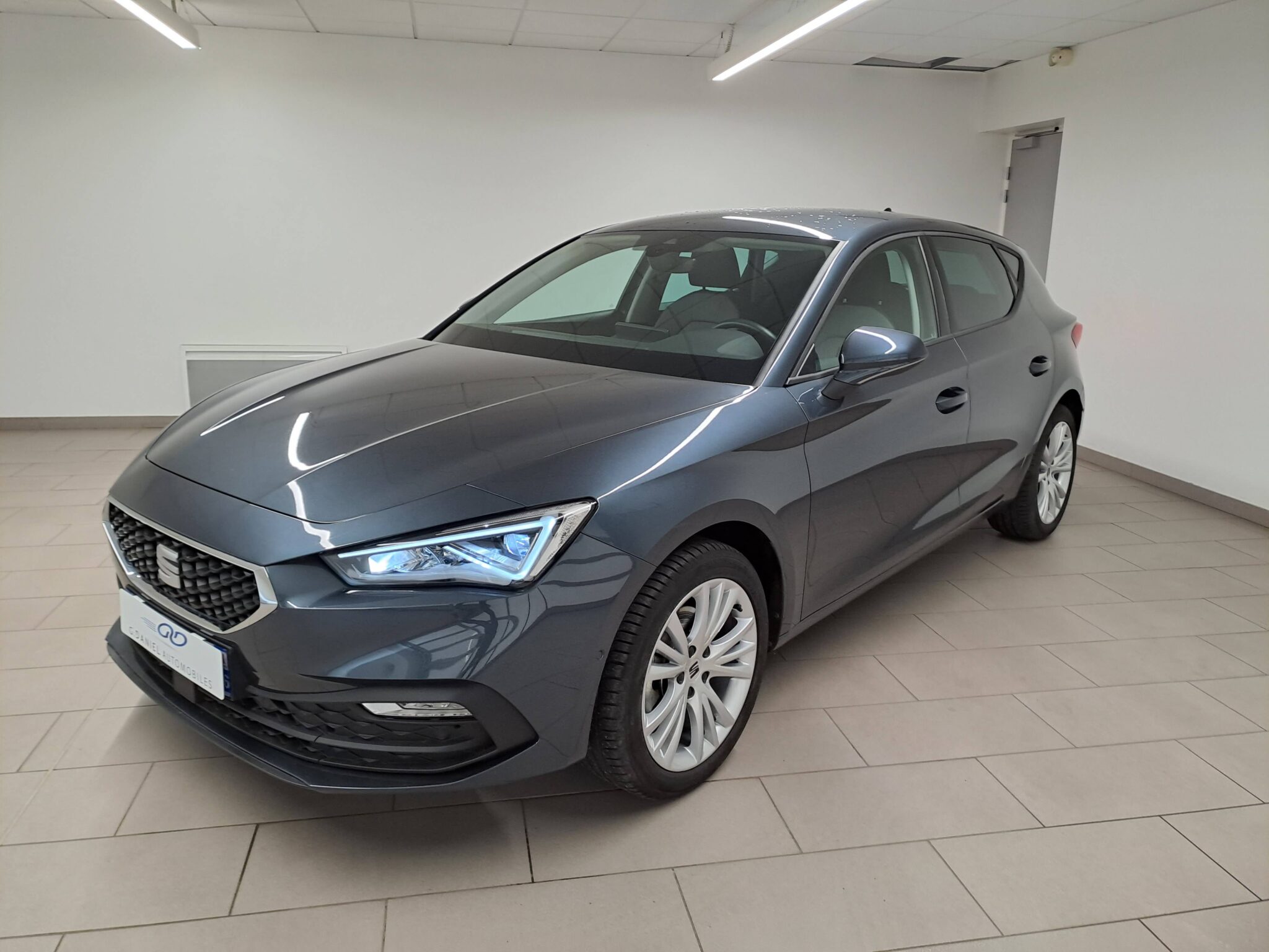 1143051_seat_leon-10-etsi-110-dsg7_copa_0.jpg